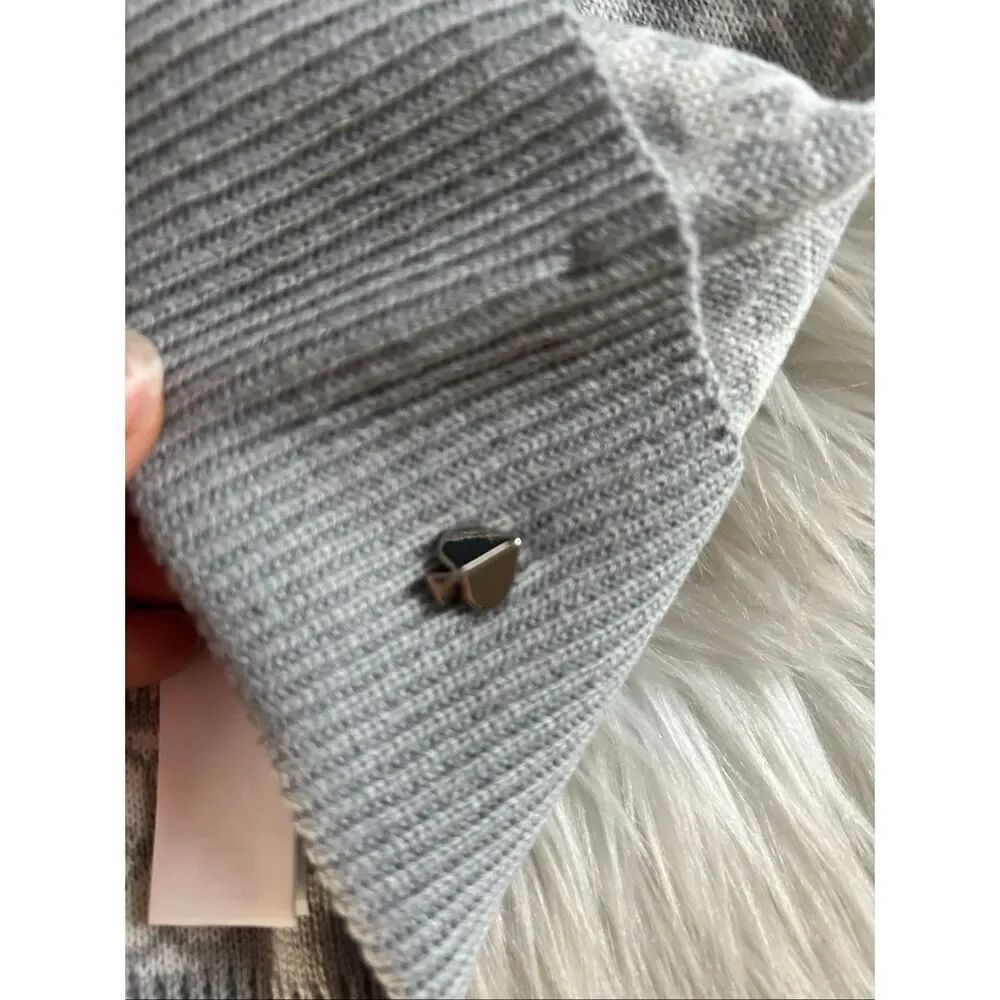 Kate Spade gray and white flower cuff beanie light winter hat - Picture 5 of 7